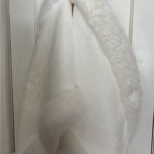Elegant White Faux Fur wrap/shawl